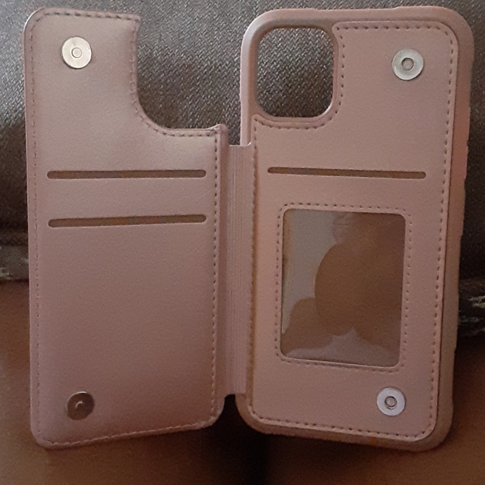iPhone 11 case - Picture 2 of 4